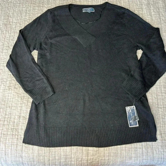 Karen Scott Sweaters - Karen Scott v neck sweater
